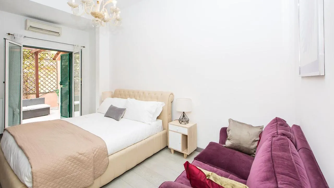 Augustus Terrace Deluxe Apartment Rome